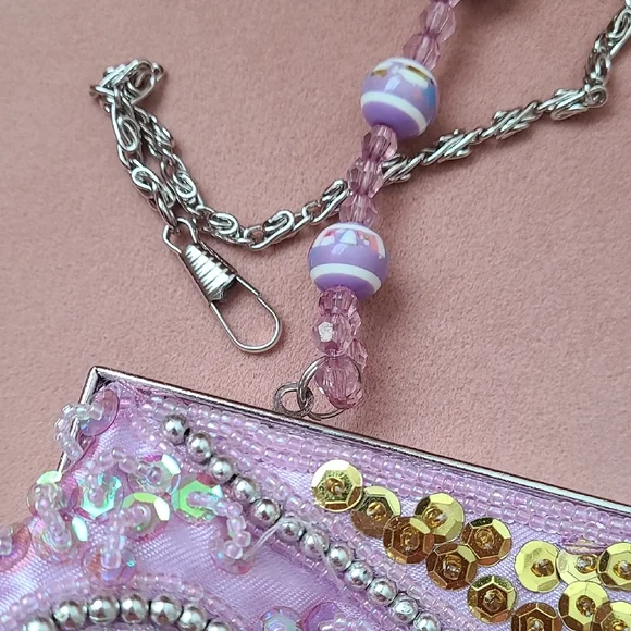 Pink and Gold Heart Beaded Clutch - Picture 11 of 12